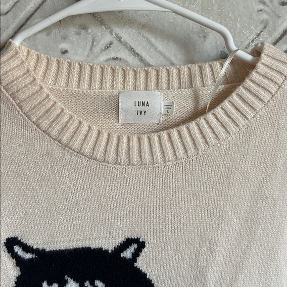 Cat Design Crew Neck Sweater - Cream - Picture 2 of 6